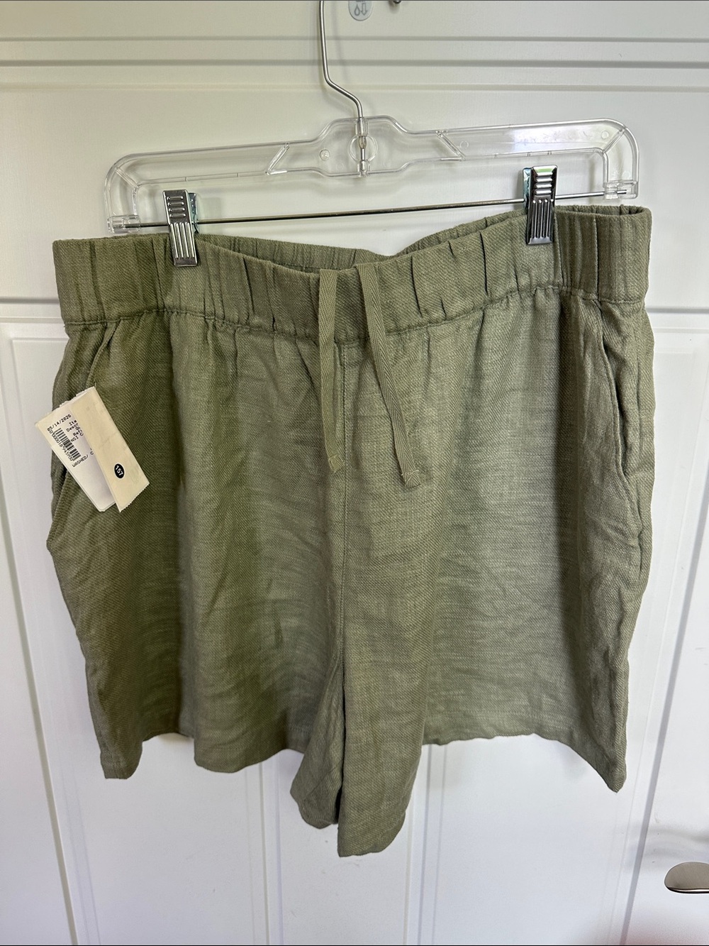 NWOT BlankNYC Relaxed Olive Women’s Linen-Blend Shorts Size Large Green Comfy - Picture 4 of 4